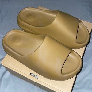 Yeezy Slides Ochre